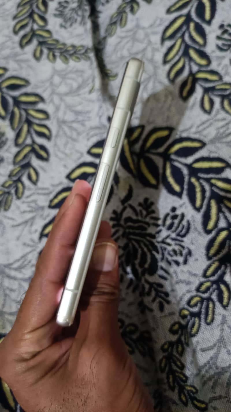 Google pixel 7a 4
