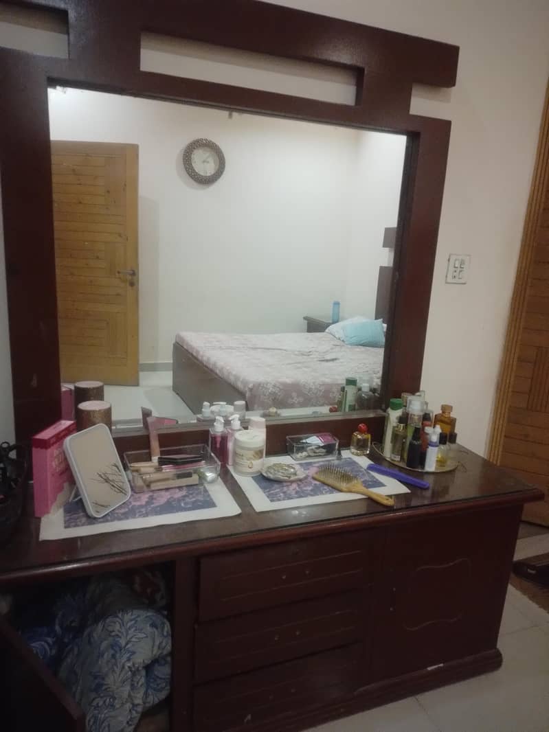 dressing table 2