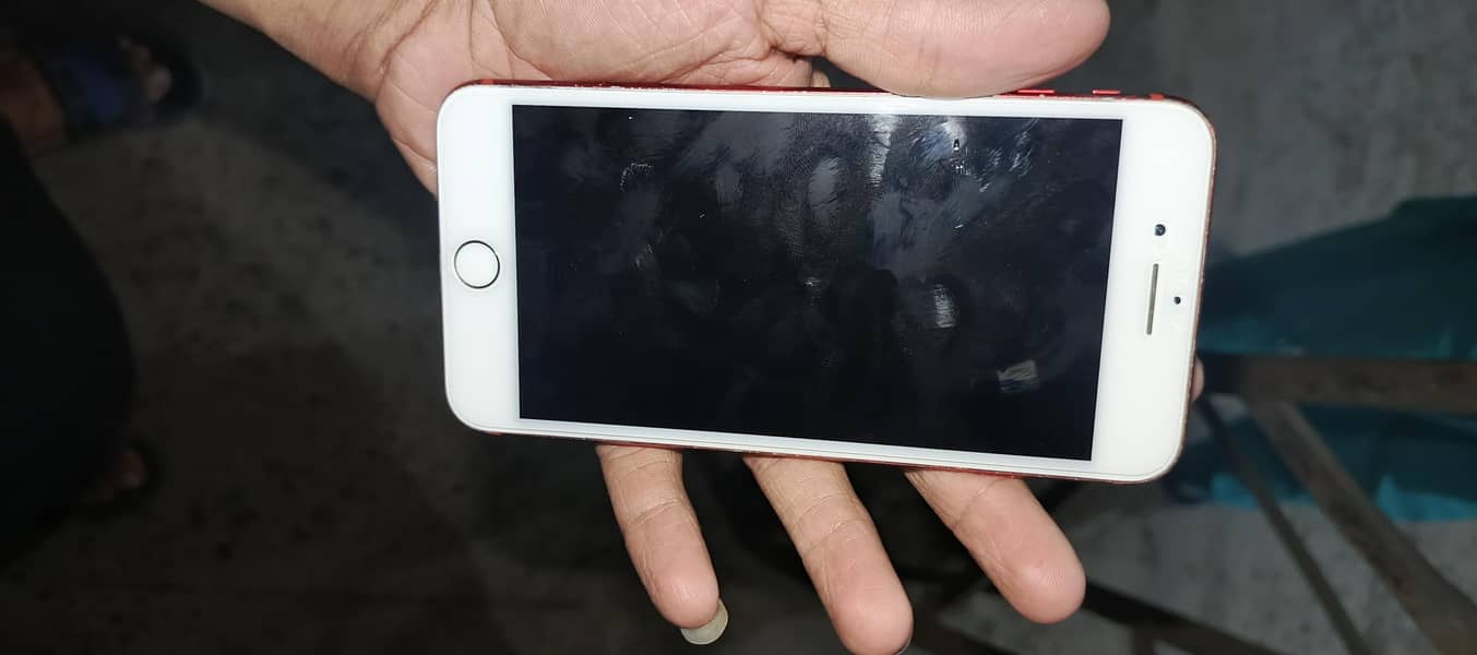 Apple iPhone 7 Plus 4