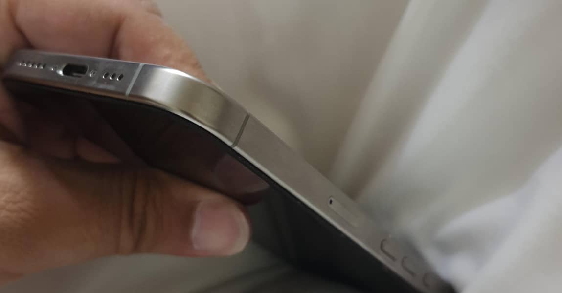 Apple iPhone 15 Pro 1