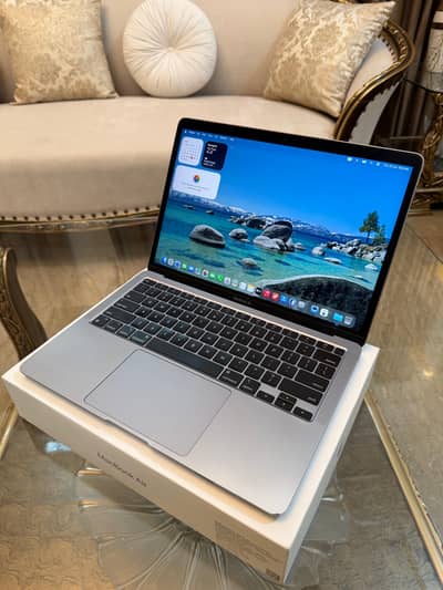 Macbook Air M1 (8/256)