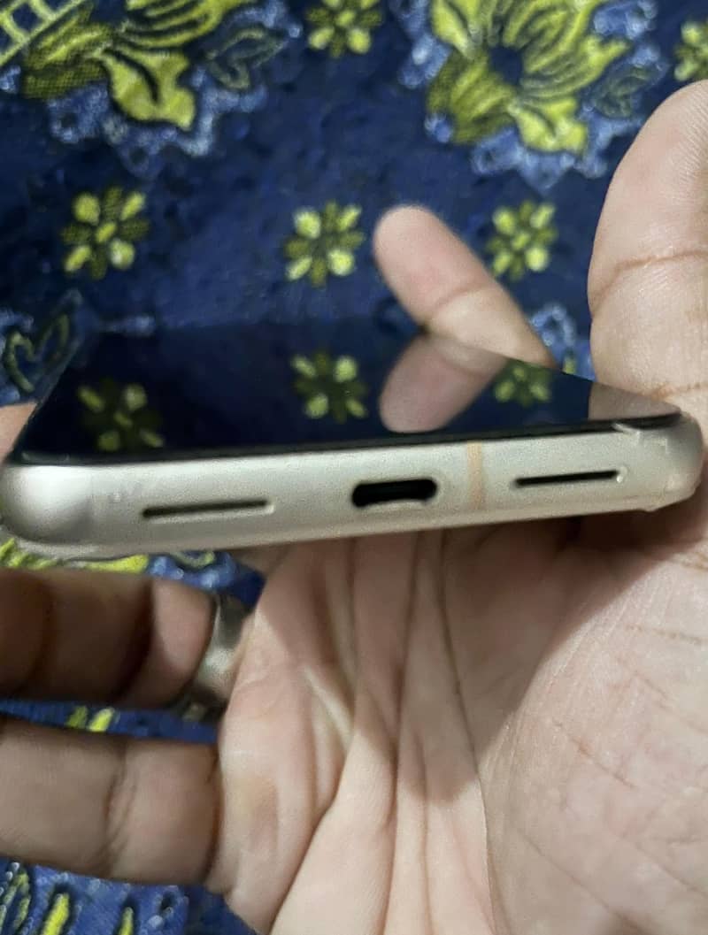 Google Pixel 8 2