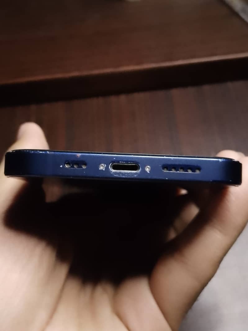 Apple iPhone 12 3