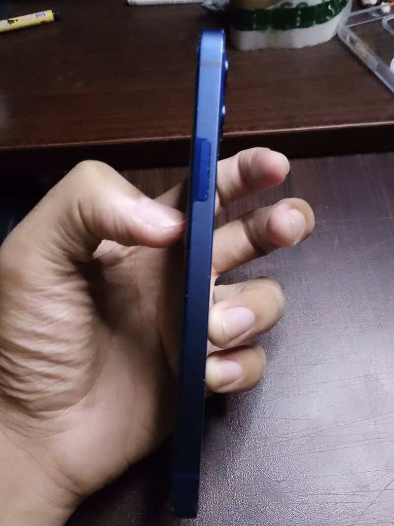 Apple iPhone 12 5