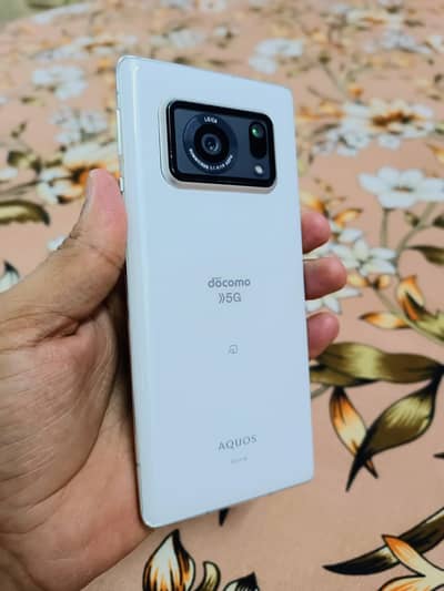 AQUOS R6 10 10 condition