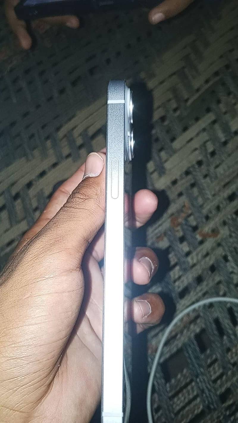 Apple iPhone 14 plus 3