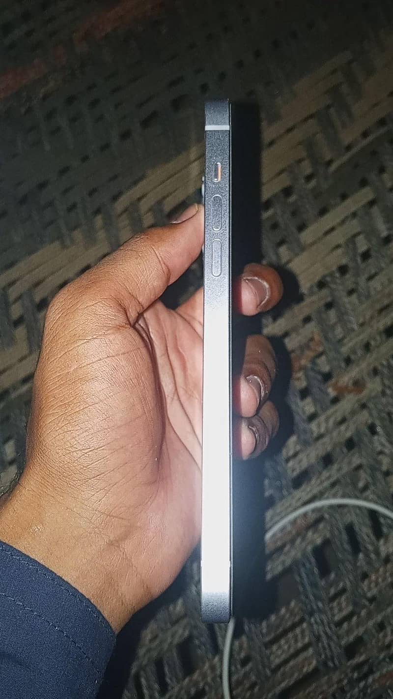 Apple iPhone 14 plus 4