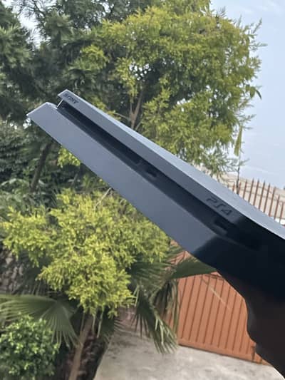 PS4 Slim