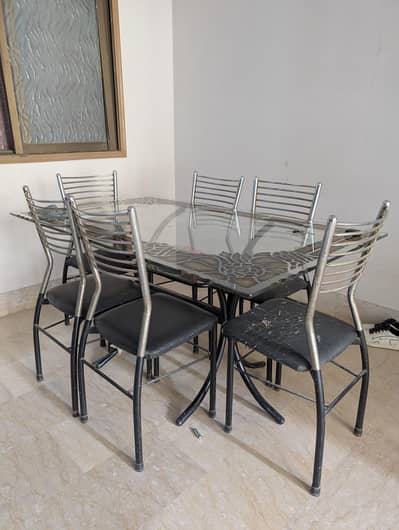 DINING TABLE