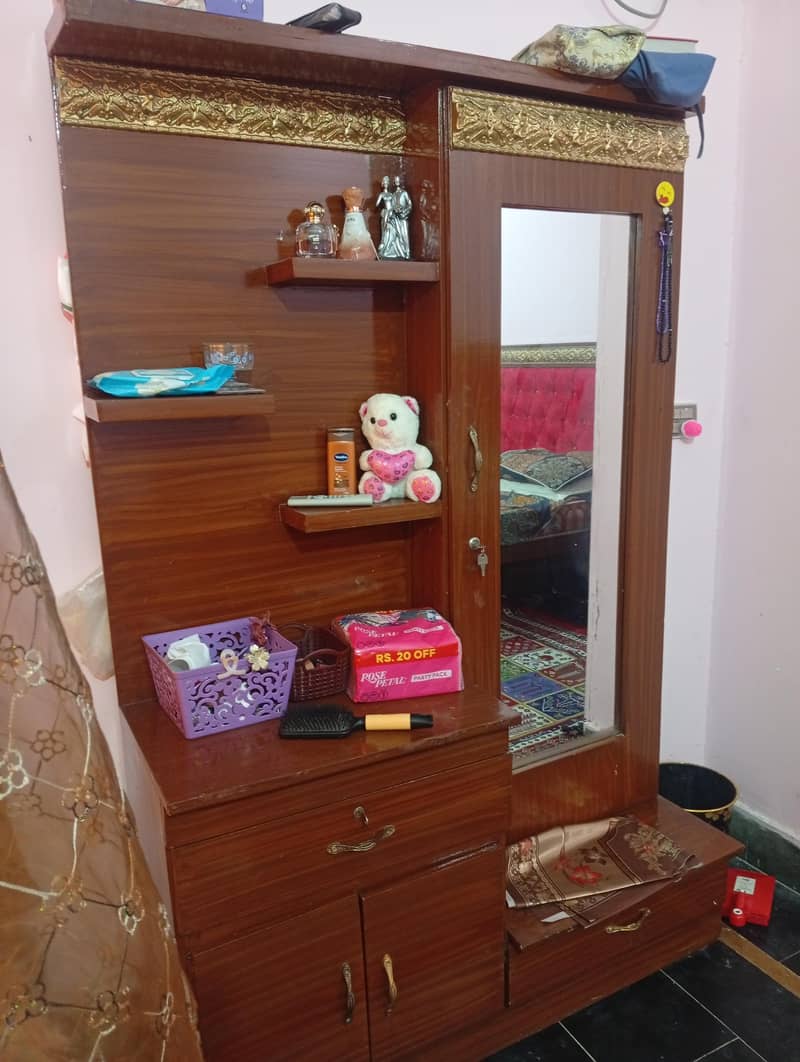 Dressing Table 0