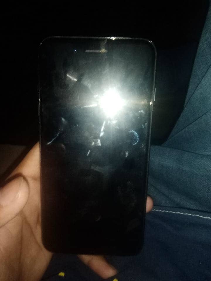 Apple iPhone 7 Plus -128 gb……… 2