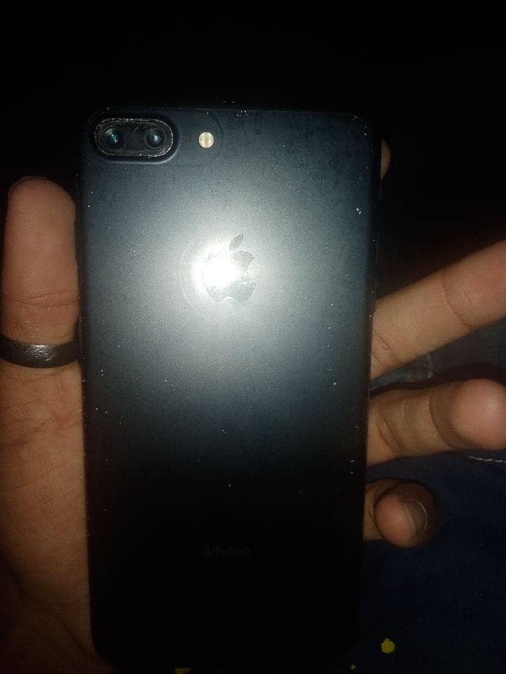 Apple iPhone 7 Plus -128 gb……… 3