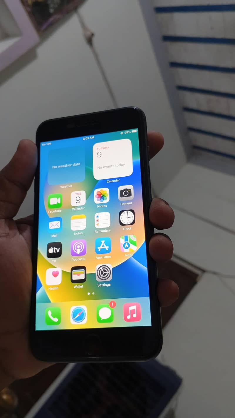 Apple iPhone 8 Plus 2