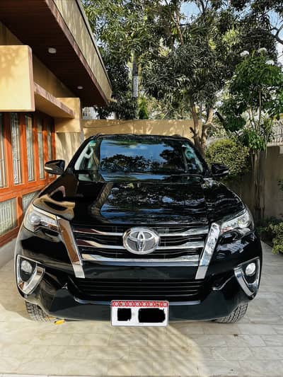 Toyota Fortuner V 2018 4X4