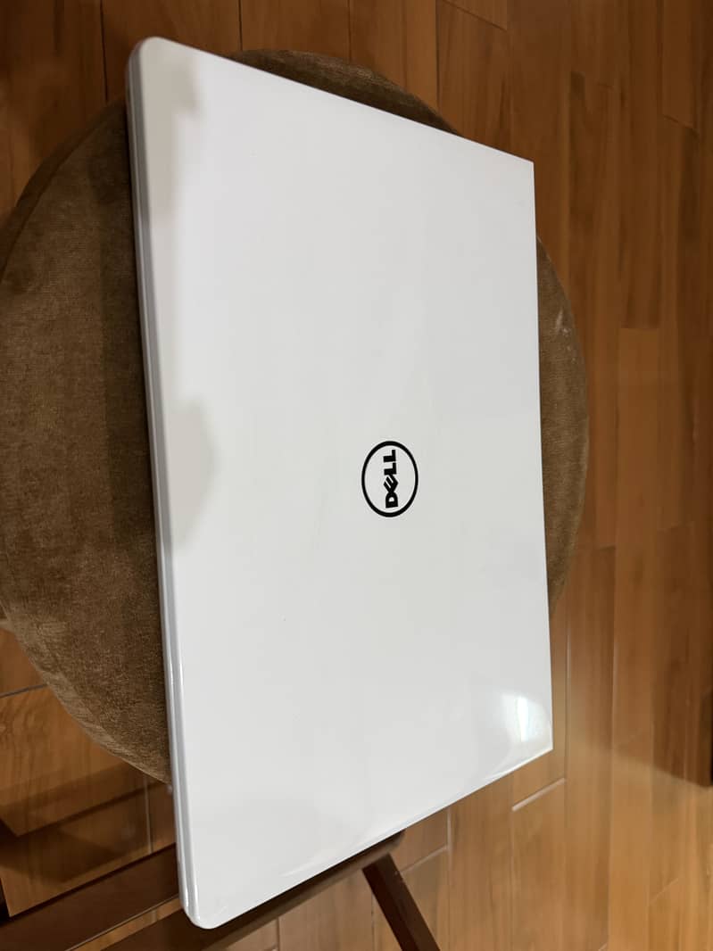 DELL INSPIRON 15 5000 SERIES 0