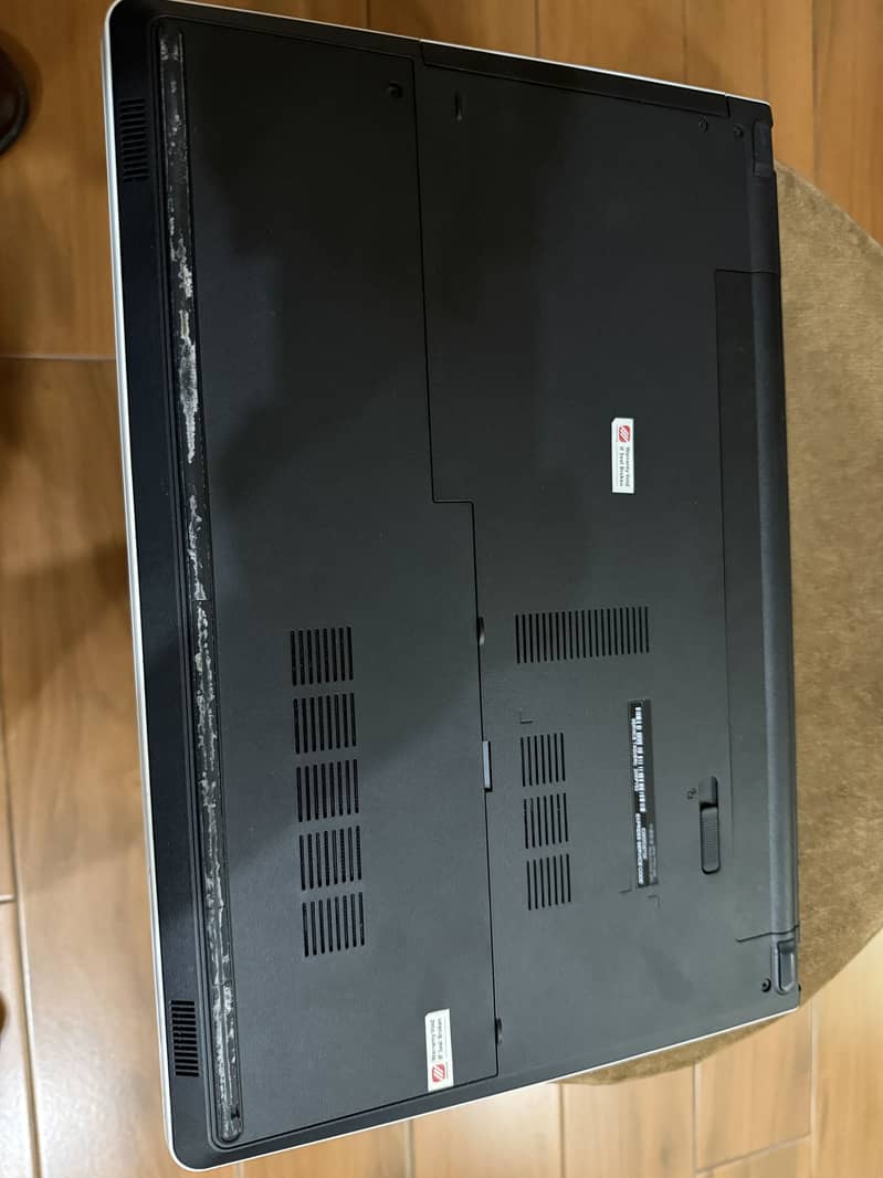 DELL INSPIRON 15 5000 SERIES 1