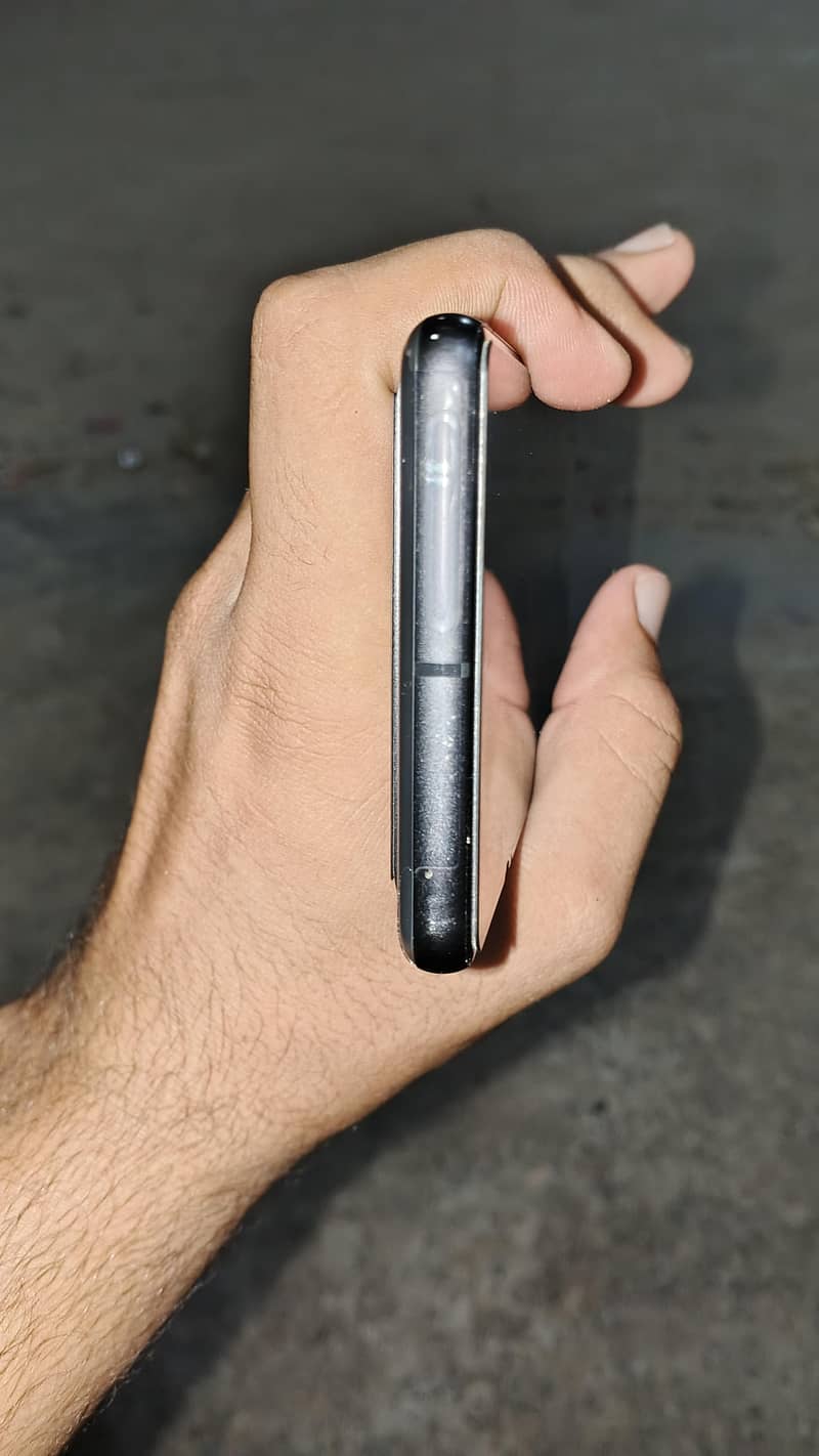 Google Pixel 7 4