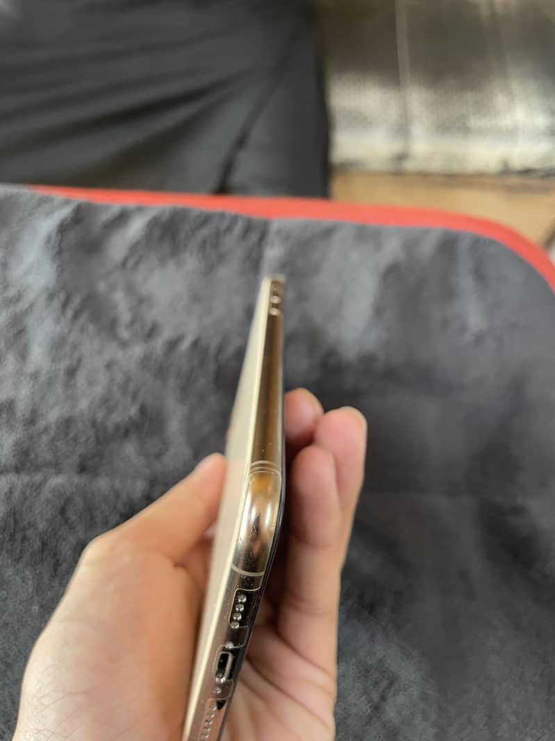 Apple iPhone XS Max 1
