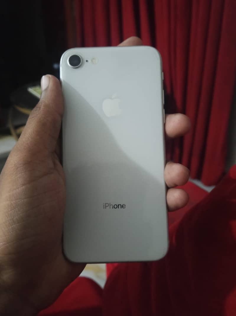 Apple iPhone 8 4
