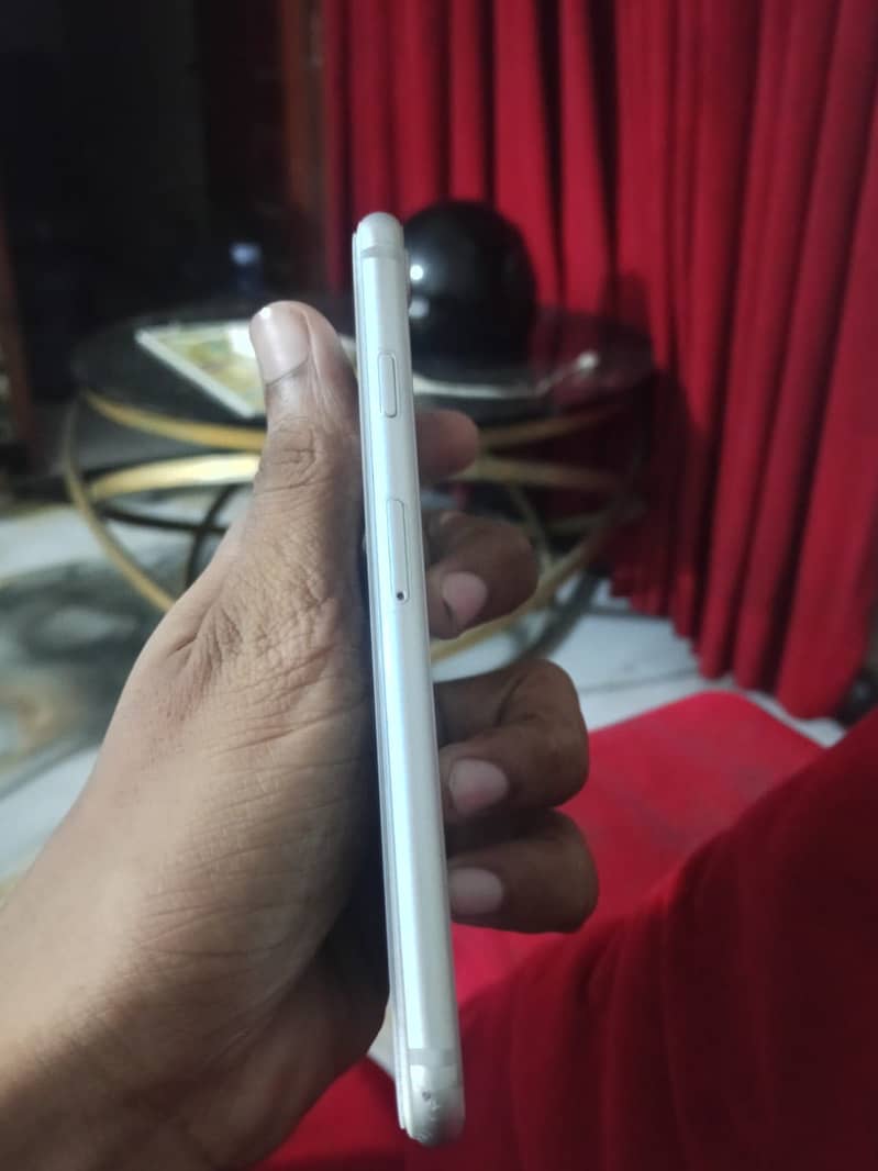 Apple iPhone 8 5