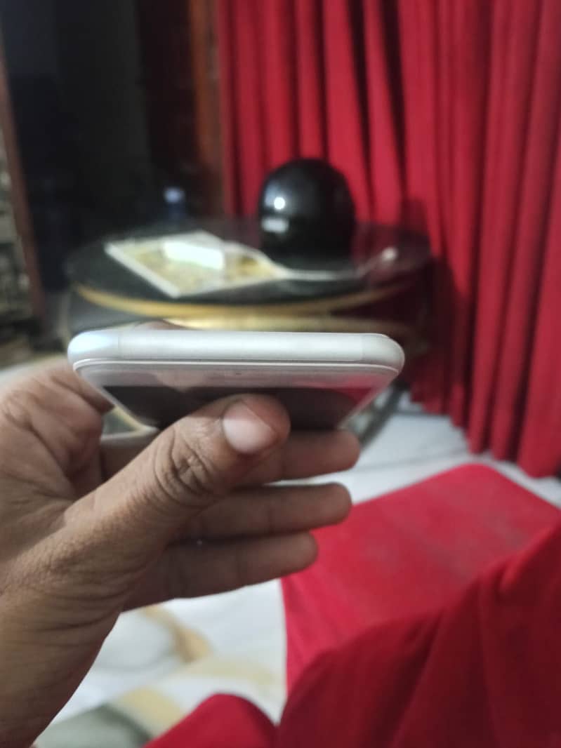 Apple iPhone 8 7