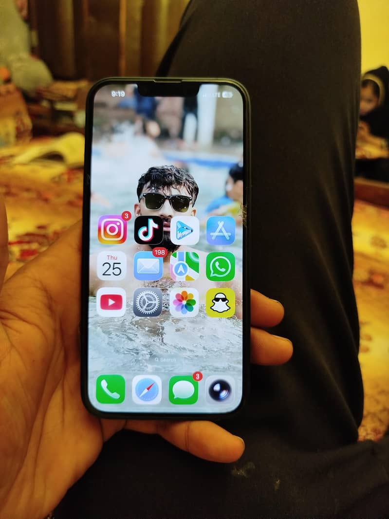 Apple iPhone 13 3