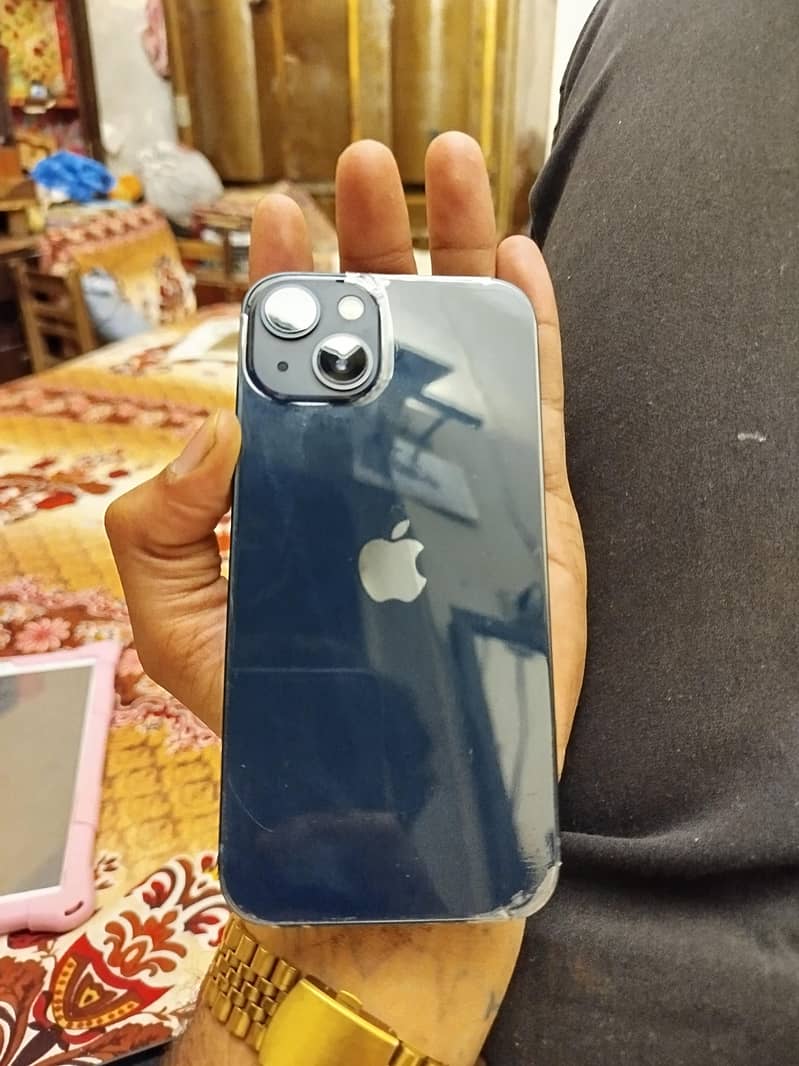 Apple iPhone 13 5