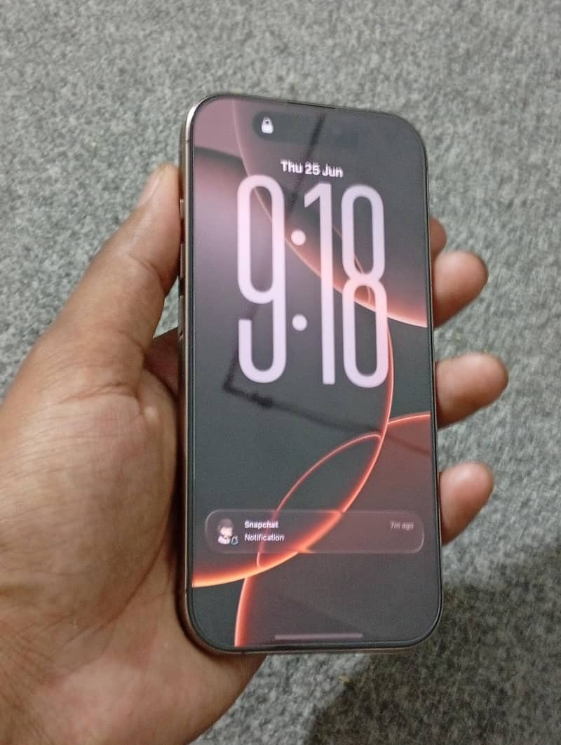 Apple iPhone 16 Pro . . 1