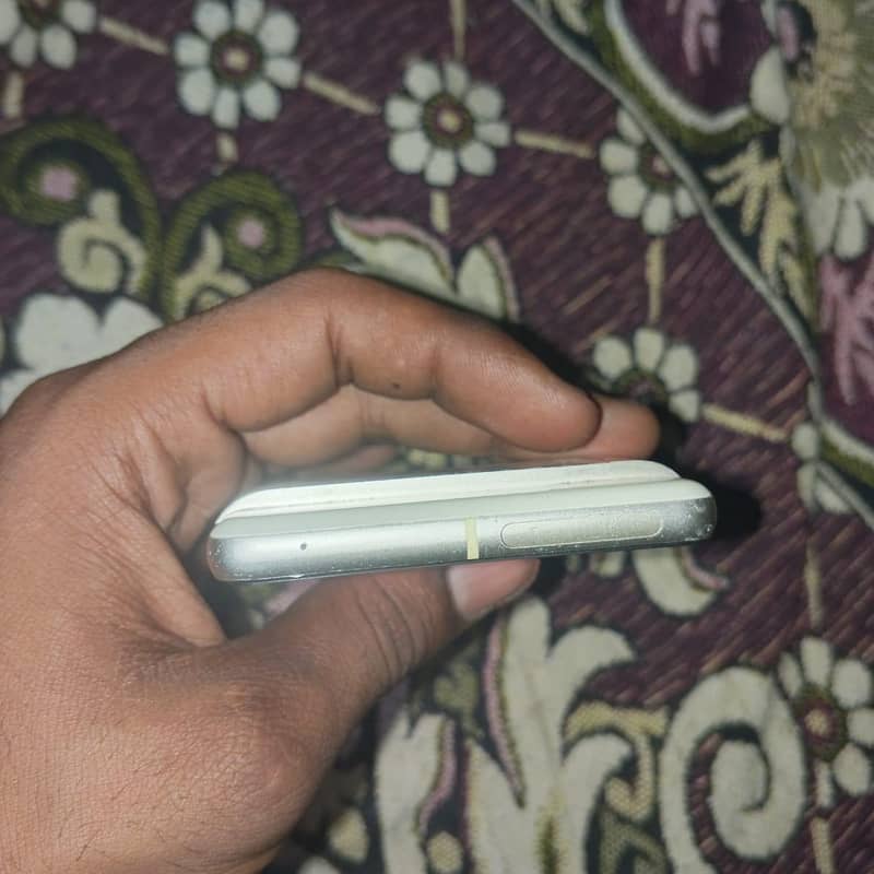 Google Pixel 7 5