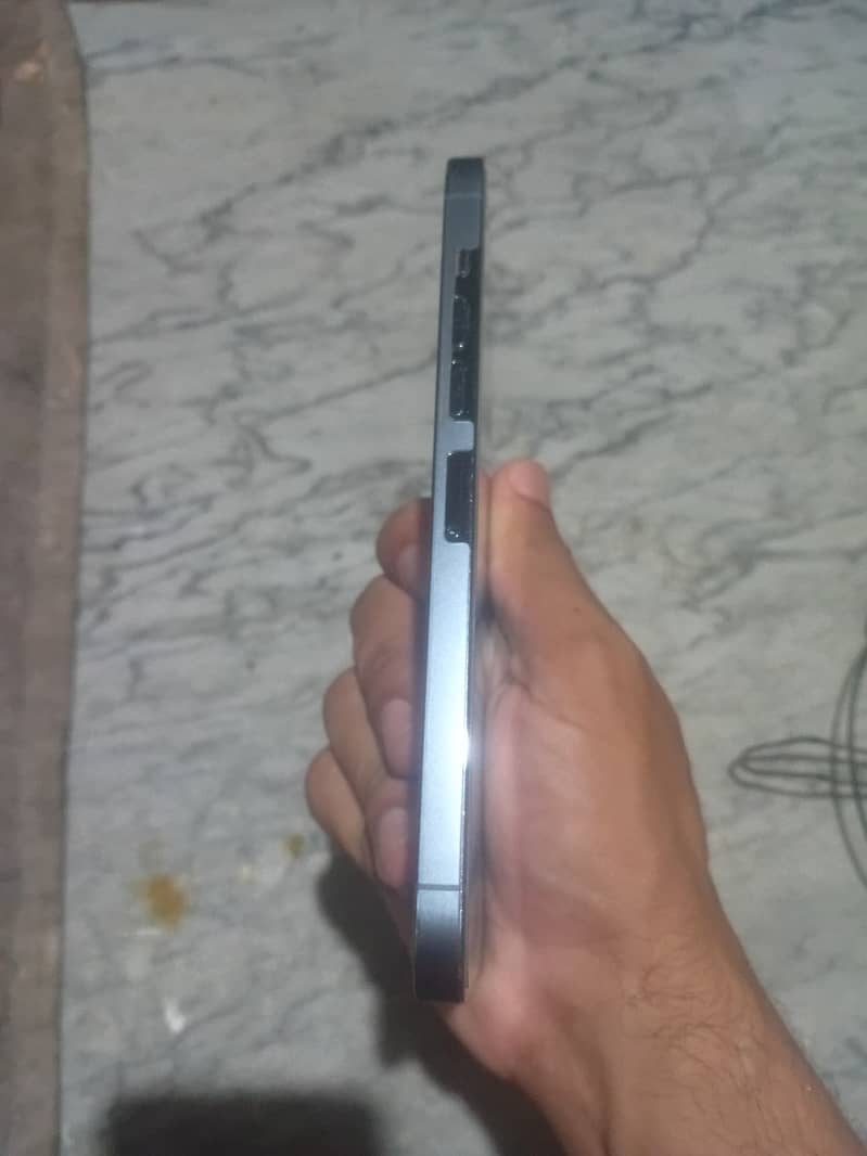 Apple iPhone 13 Pro Max 4