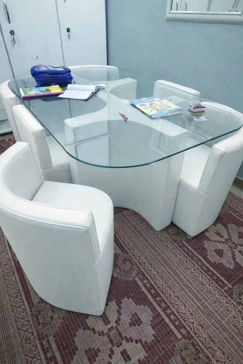 white Dining table (6 Seater) 0
