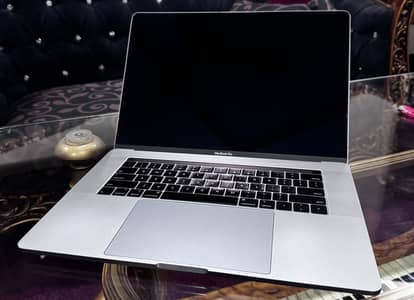 MacBook Pro 2018, 15” 32/512