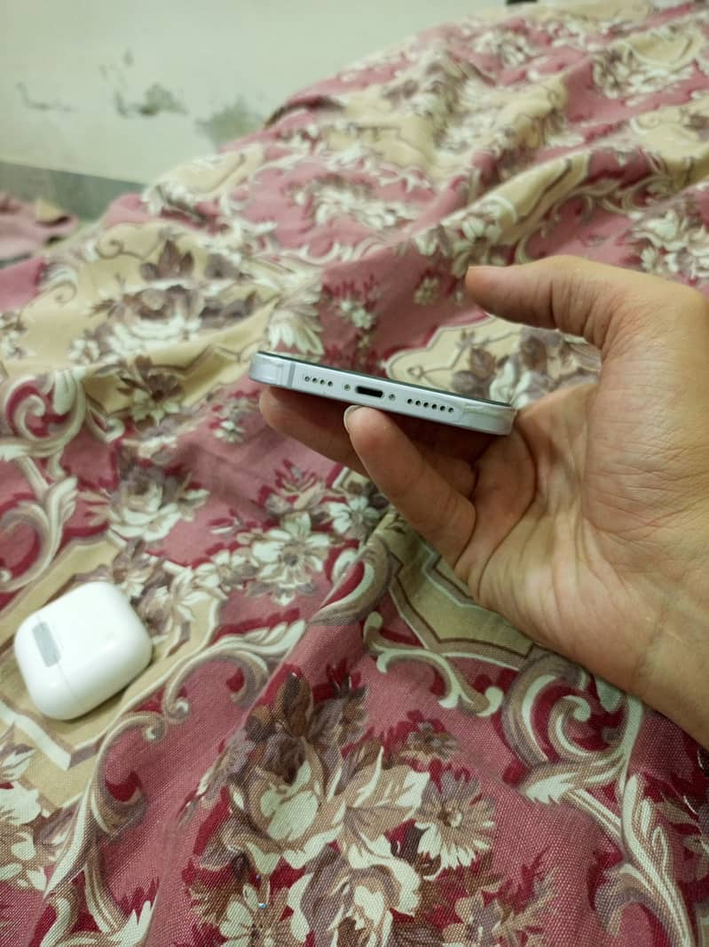 Apple iPhone 14 plus 4