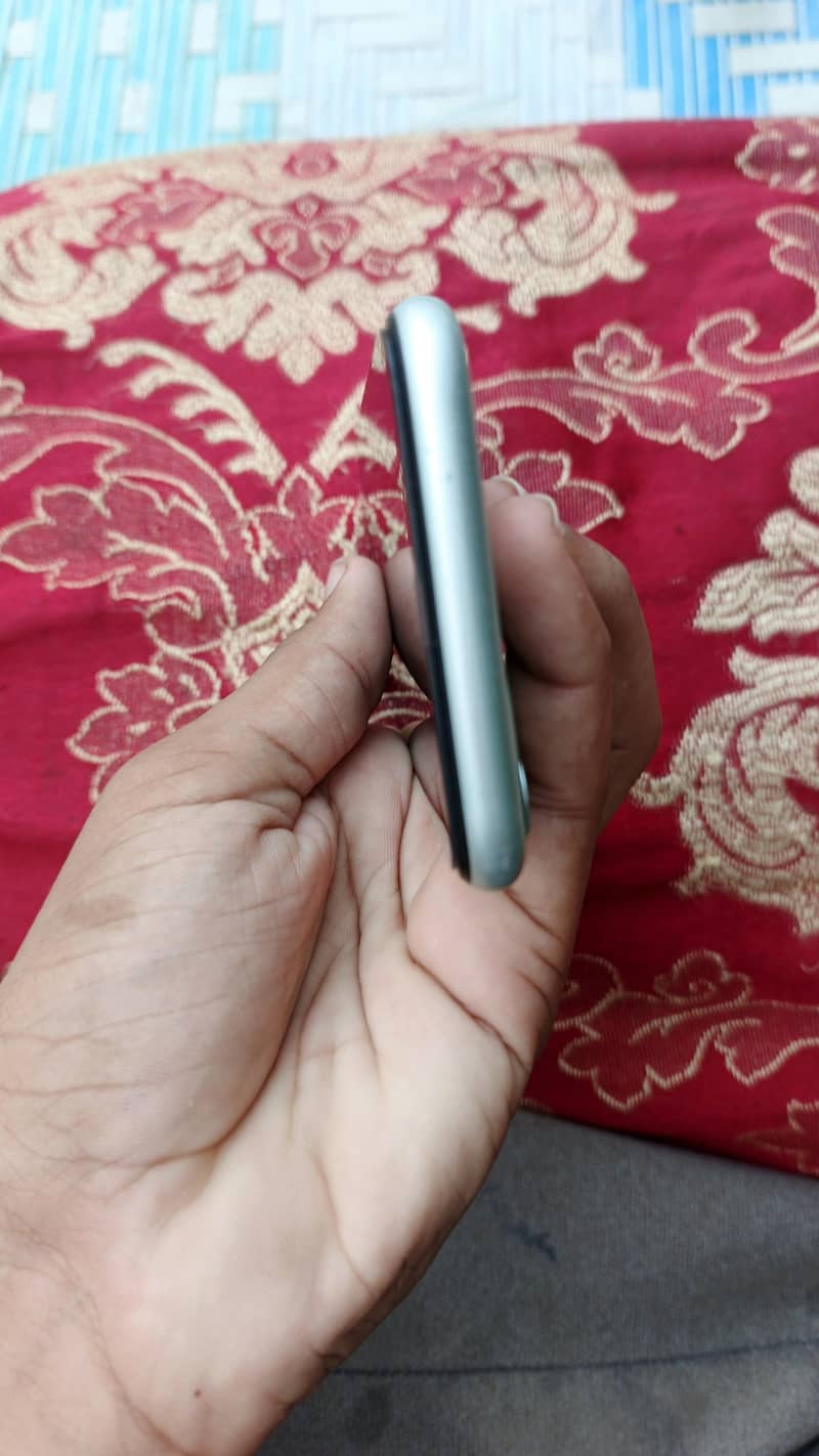 Apple iPhone 11 1