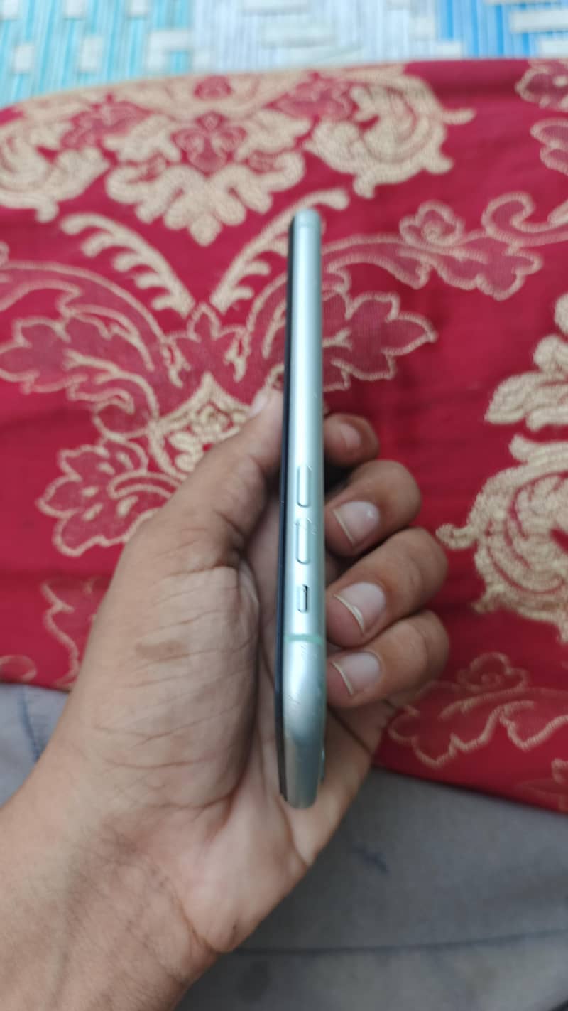 Apple iPhone 11 6