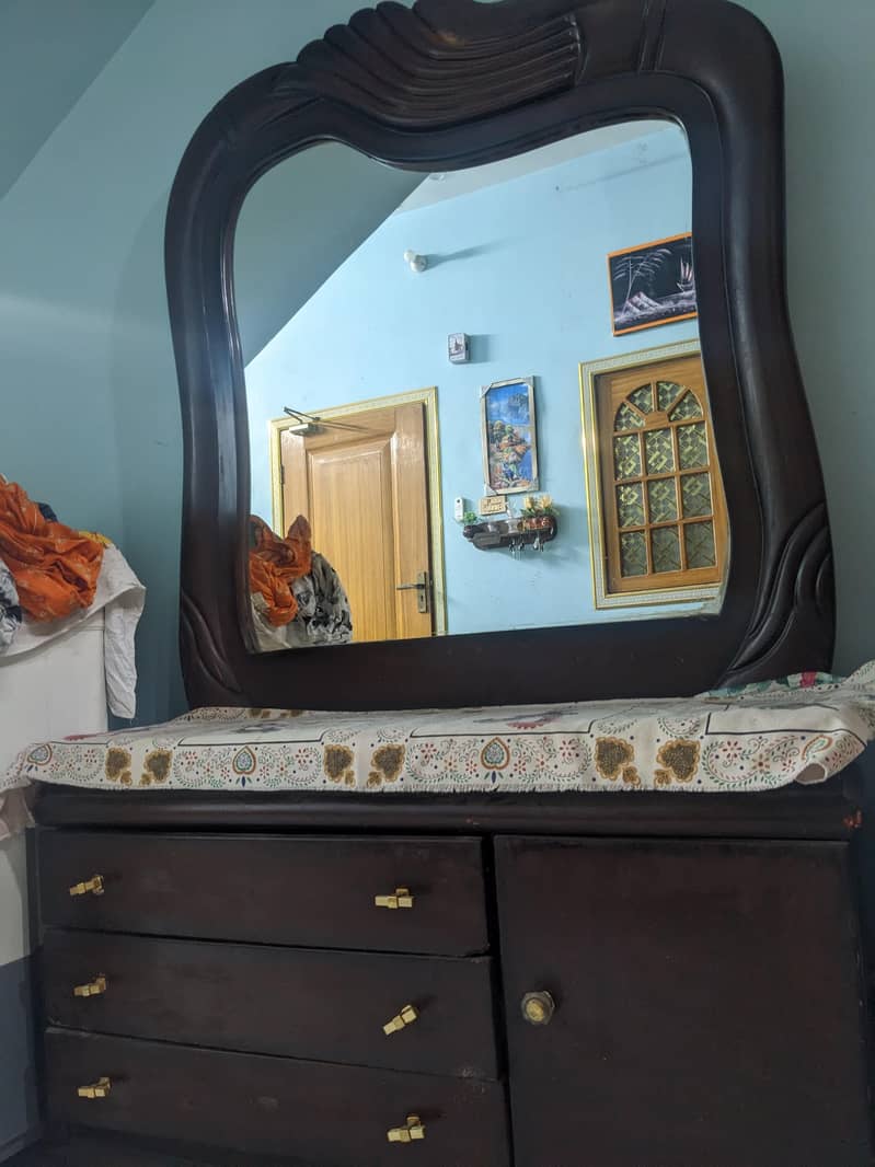 Dressing table 1