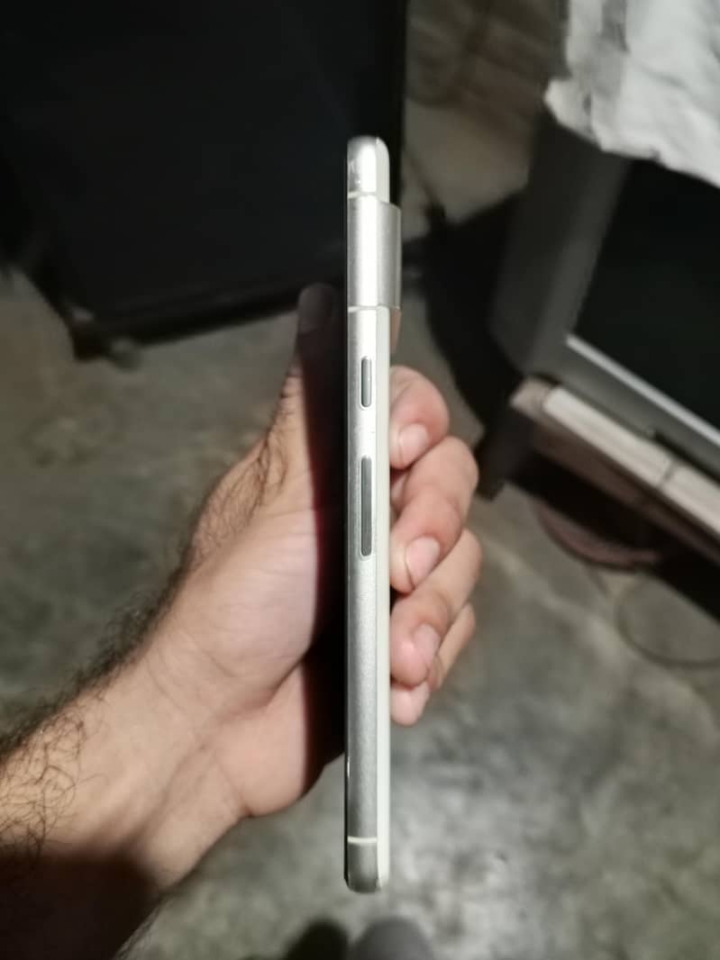 Google Pixel 7 4
