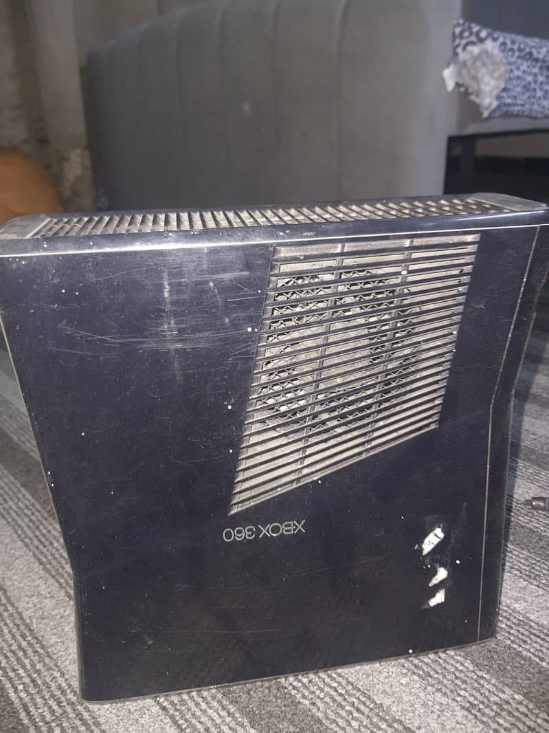 Xbox 360 slim model 1