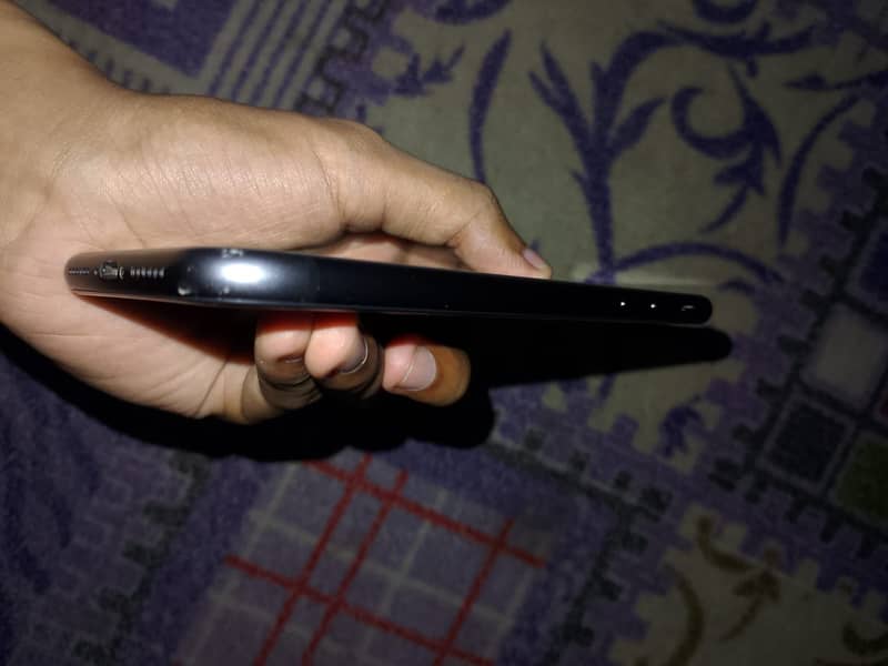Apple iPhone 11 3