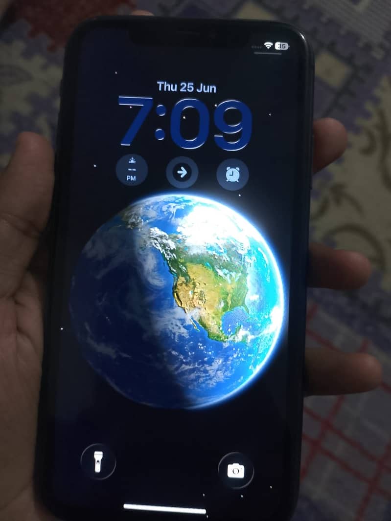 Apple iPhone 11 4