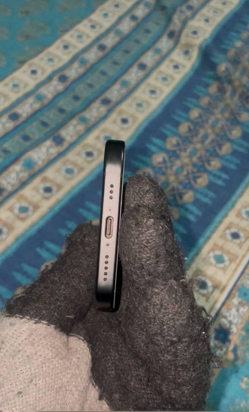 Apple iPhone 15 7