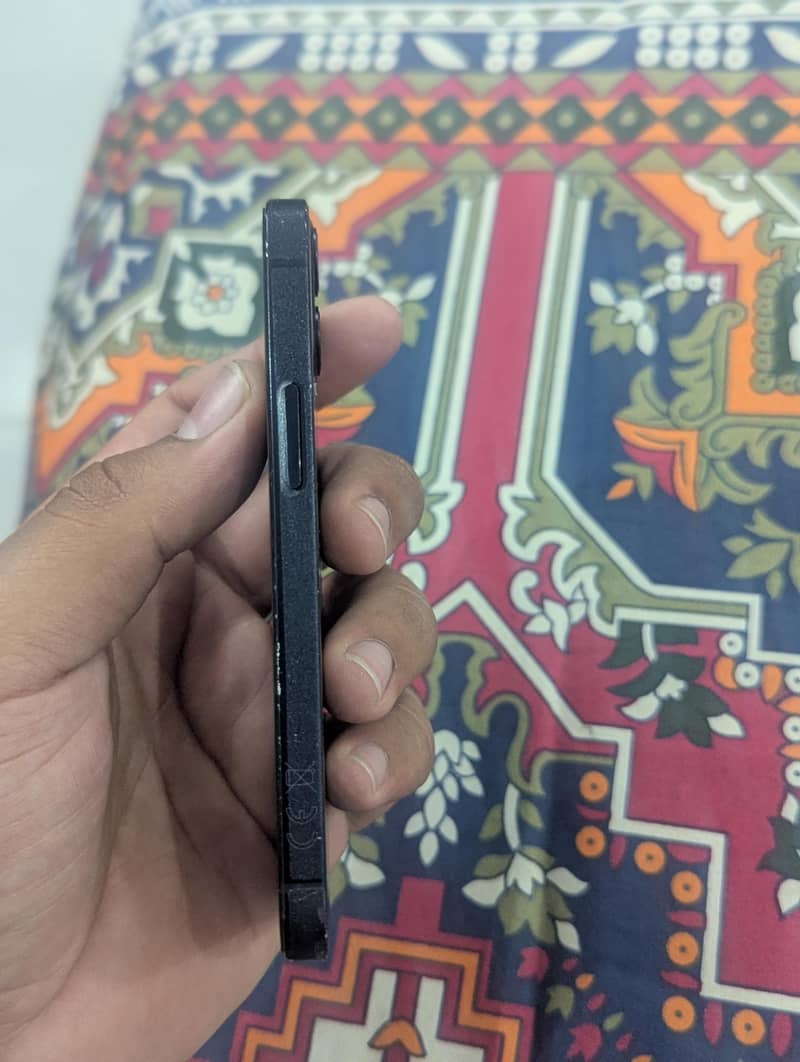 Apple iPhone 12 mini 4