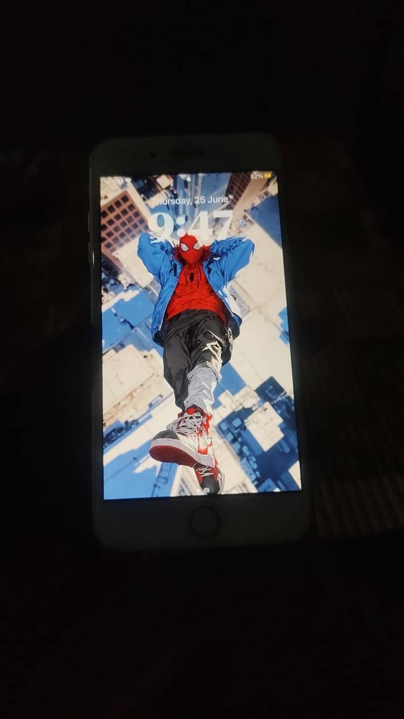 Apple iPhone 8 Plus 0