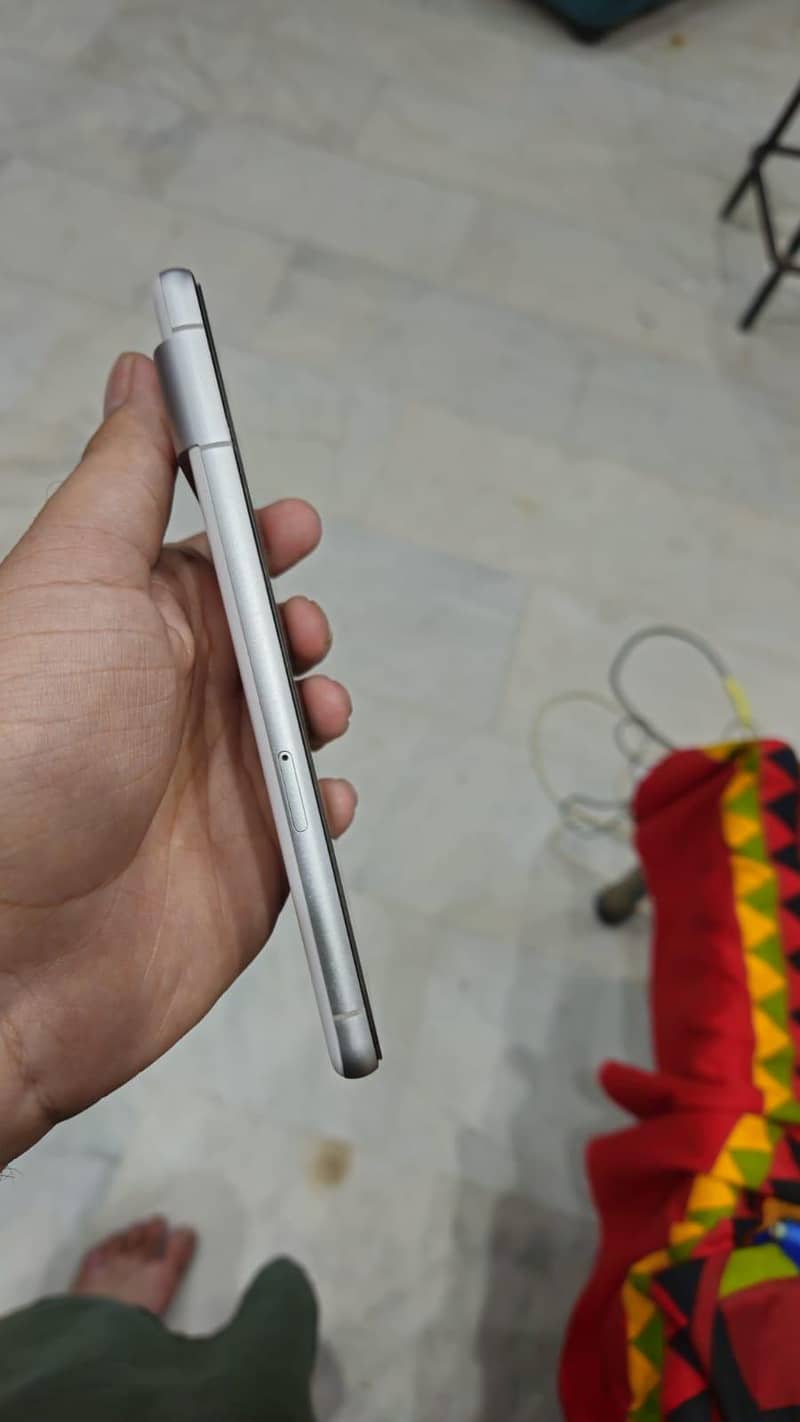 Google Pixel 7 4