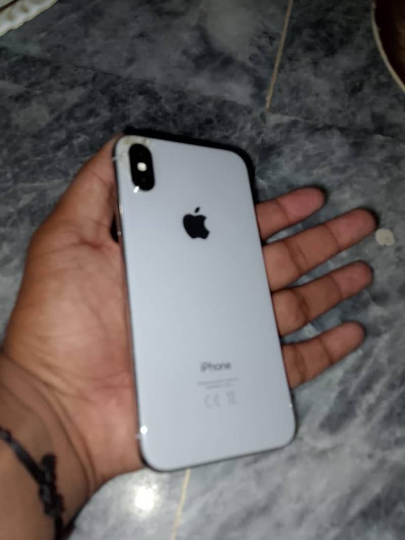 Apple iPhone X 4