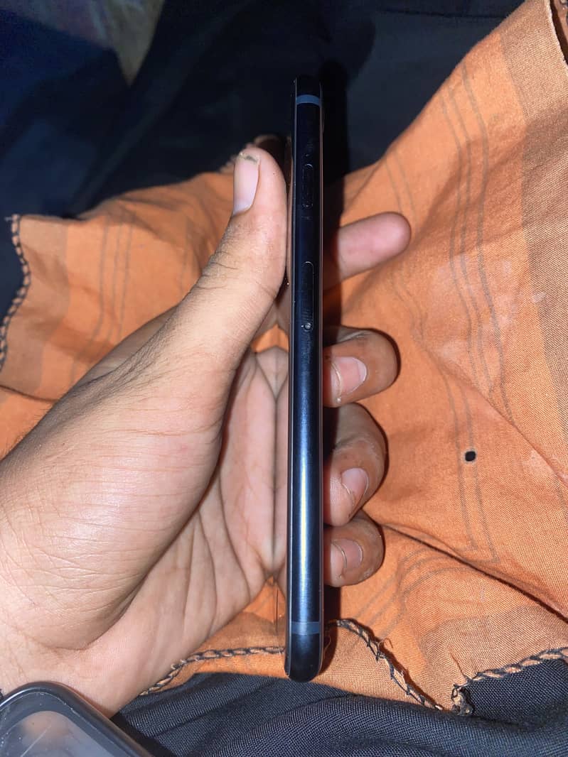 Apple iPhone SE 3rd Generation 5