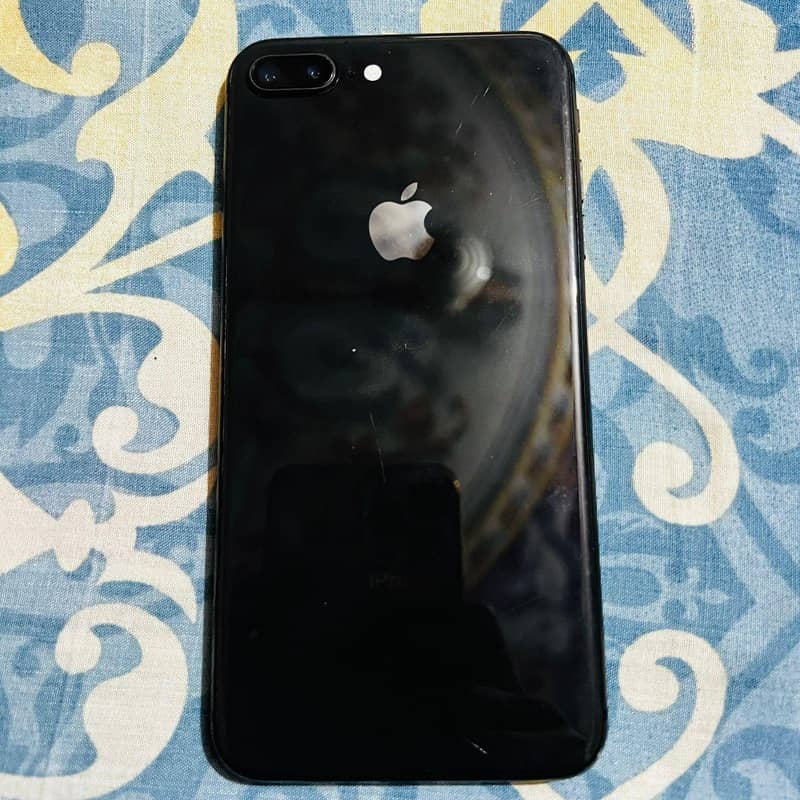 Apple iPhone 8 Plus 0
