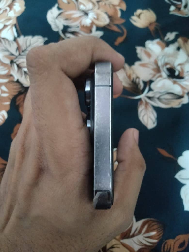 Apple iPhone 14 Pro 2