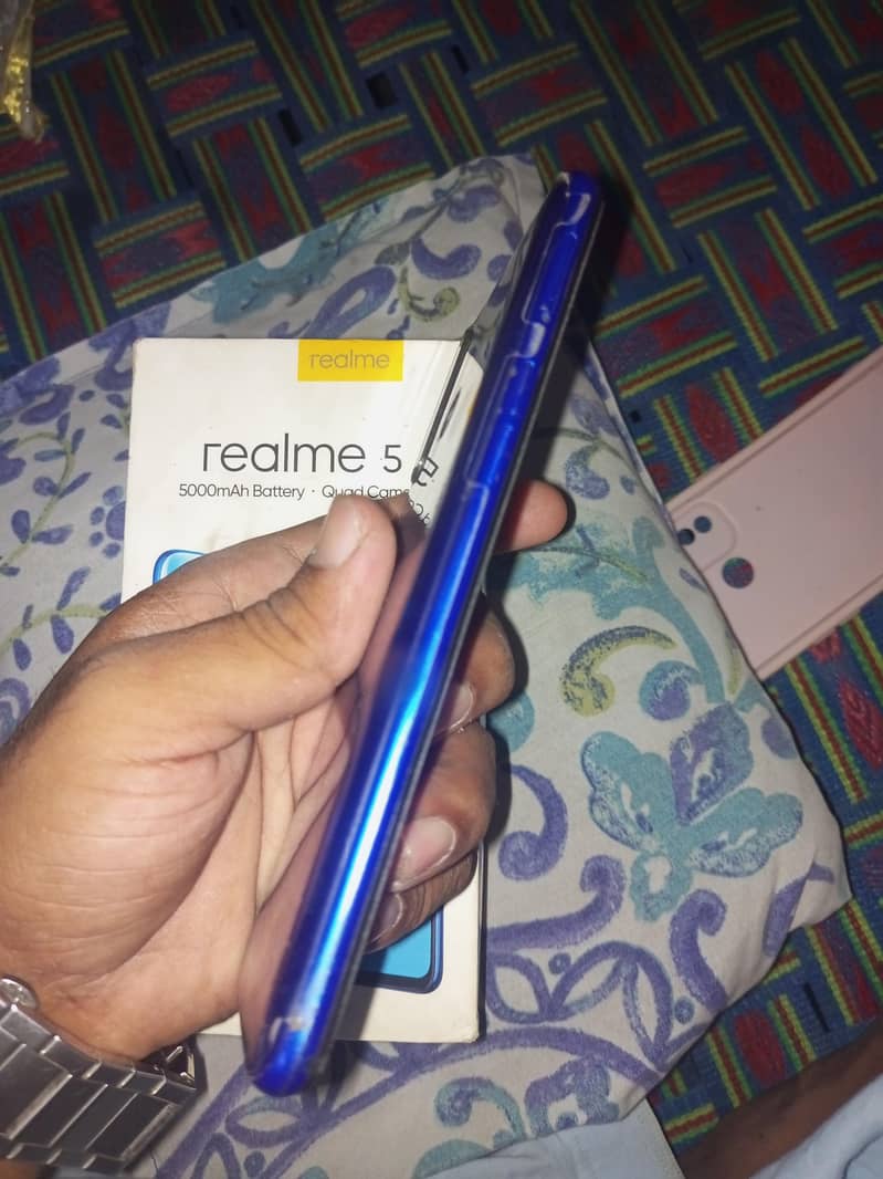 Realme 5 4