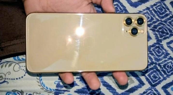 Apple iPhone 11 Pro Max 2